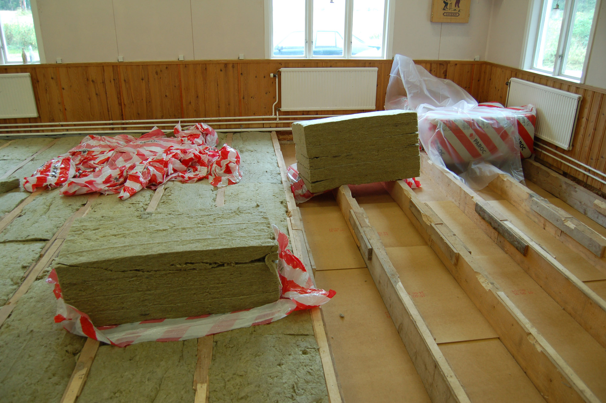 Röste.nu – Röstebilder – Så fick Dönjegården nytt golv 2010