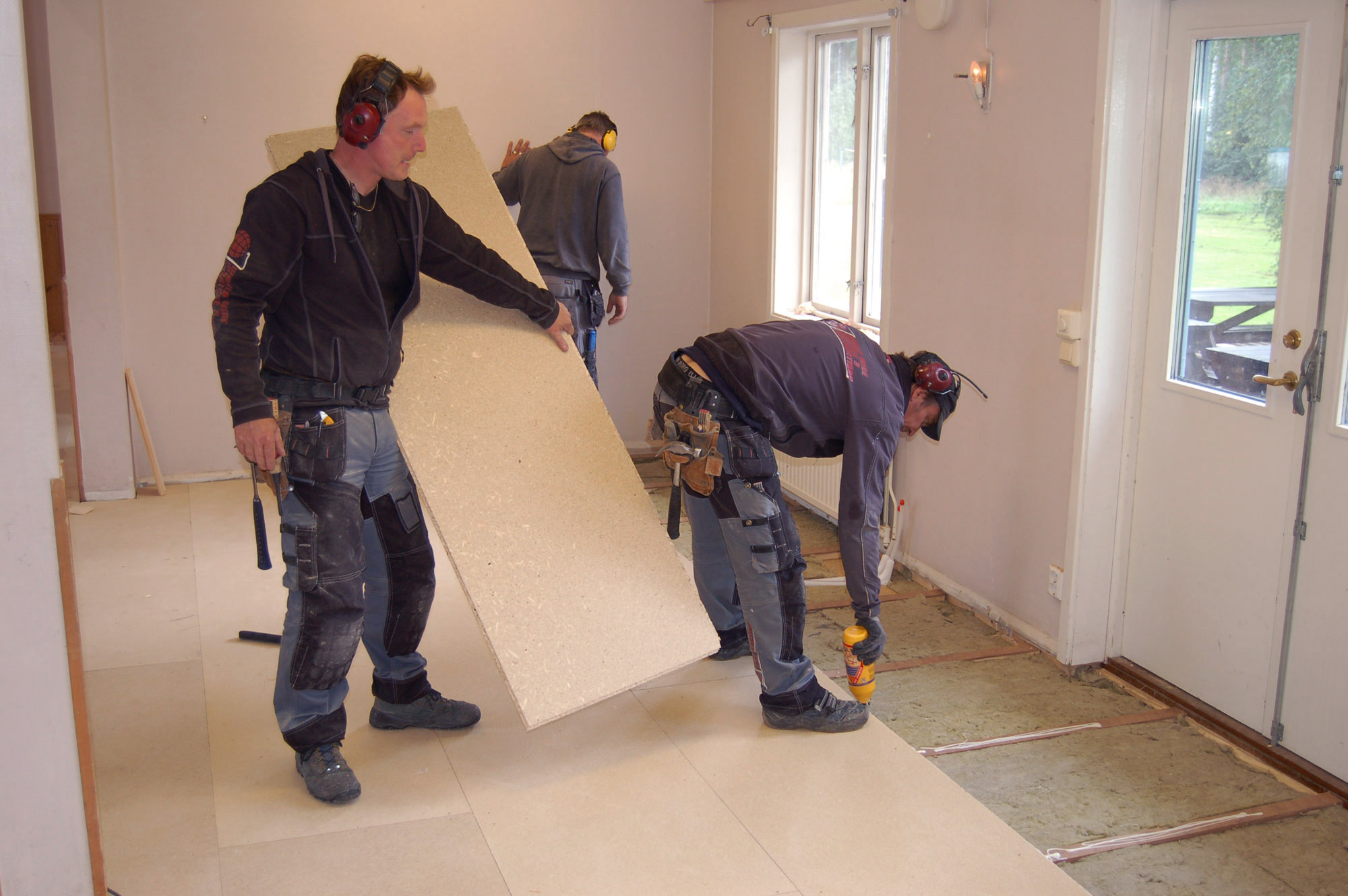 Röste.nu – Röstebilder – Så fick Dönjegården nytt golv 2010