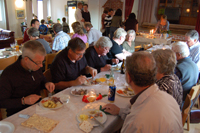 Röste.nu – Röstebilder – Surströmmingsfest i Dönjegården 2009