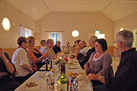 Röste.nu – Röstebilder – Surströmmingsfest för tionde året i Dönjegården 2010