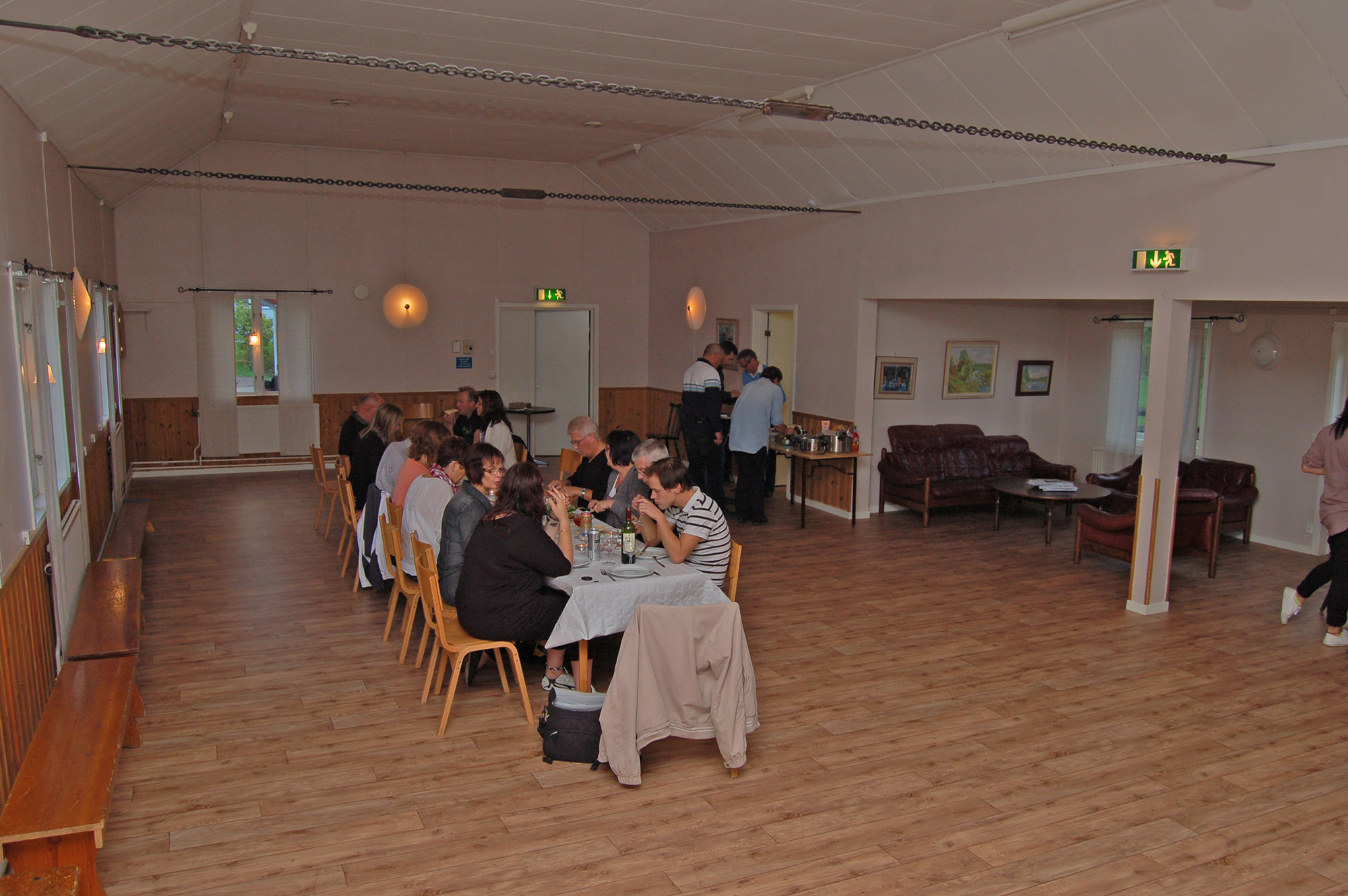 Röste.nu – Röstebilder – Surströmmingsfest för tionde året i Dönjegården 2010