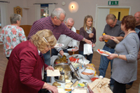 Röste.nu – Röstebilder – Surströmming, sill och korv i Dönjegården 2011