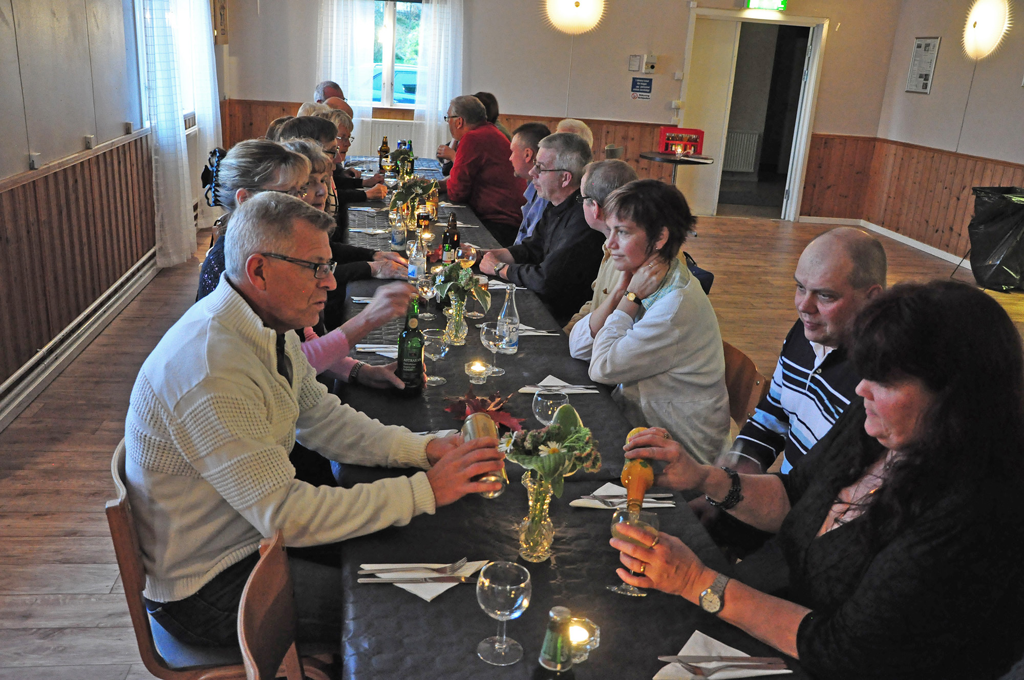 Röste.nu – Röstebilder – Surströmmingsfest i Dönjegården 2012