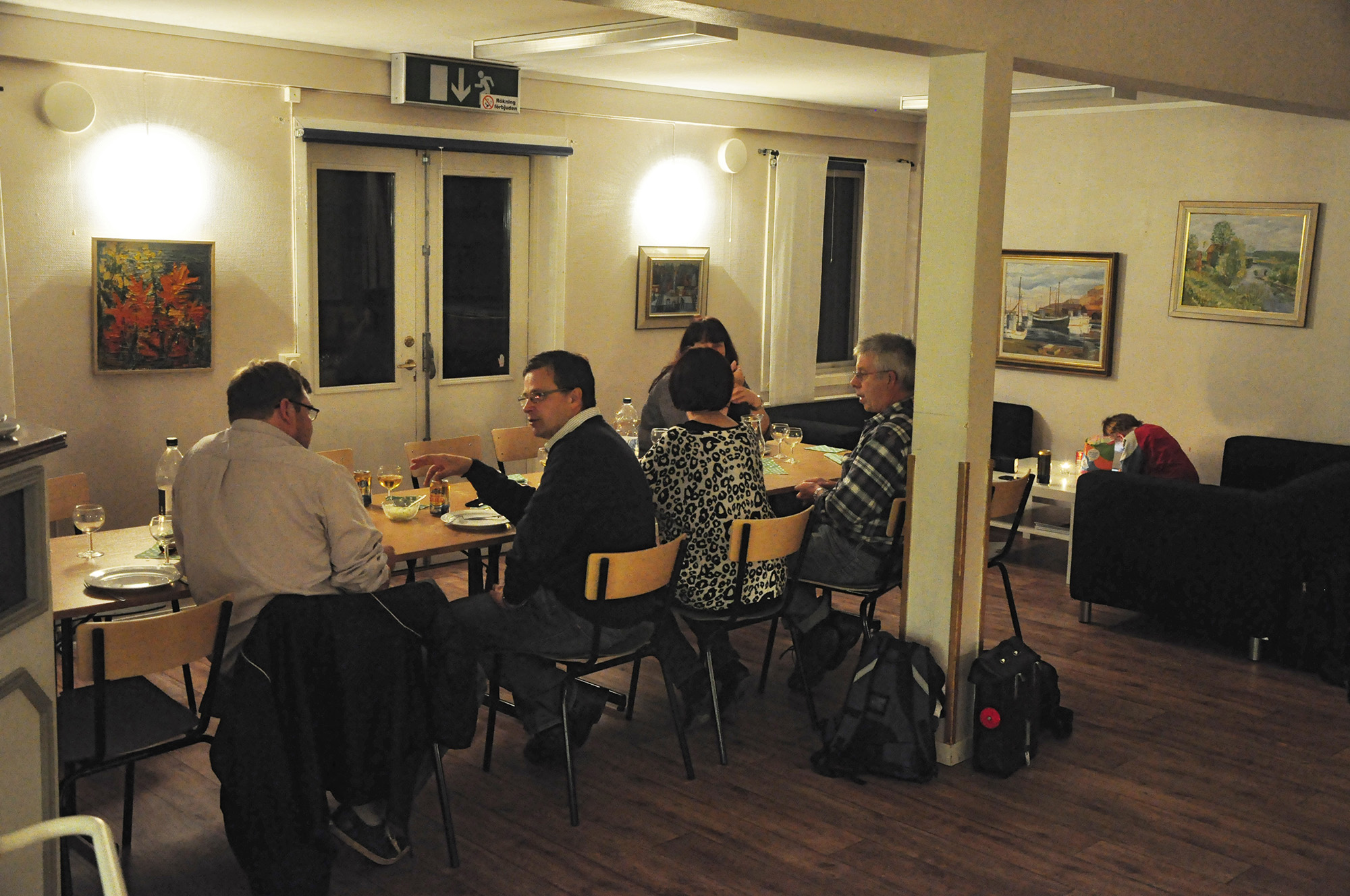 Röste.nu – Röstebilder – Surströmmingsfest i Dönjegården 2013