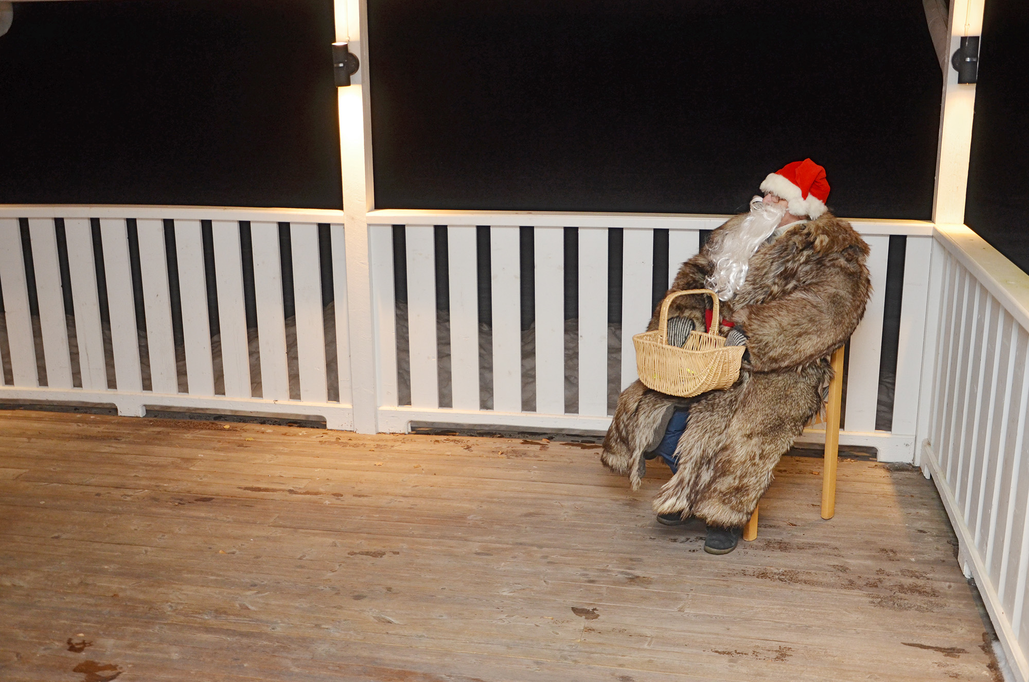 Röste.nu – Röstebilder – Tomtekväll vid Dönjegården 2023