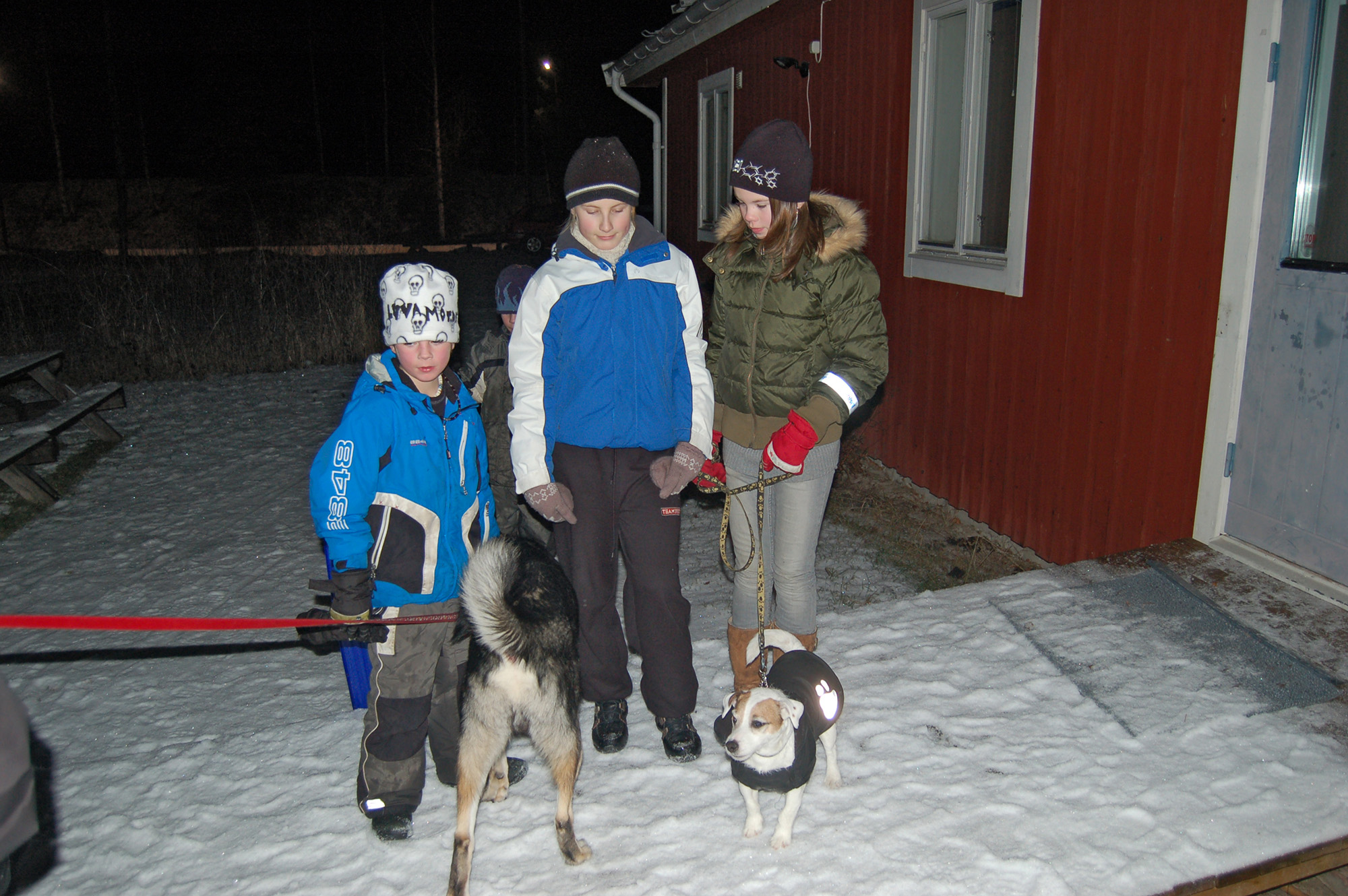 Röste.nu – Röstebilder – Tomtekväll vid Dönjegården 2007