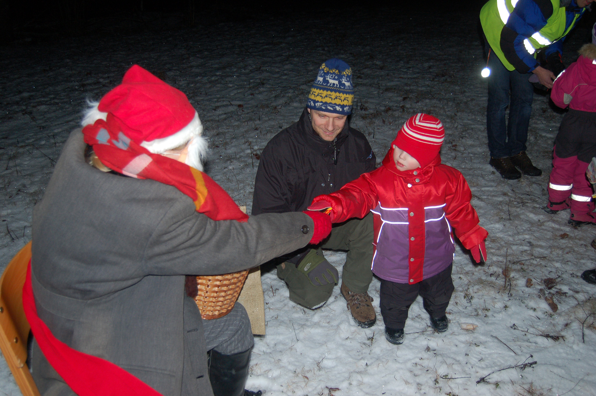 Röste.nu – Röstebilder – Tomtekväll vid Dönjegården 2007