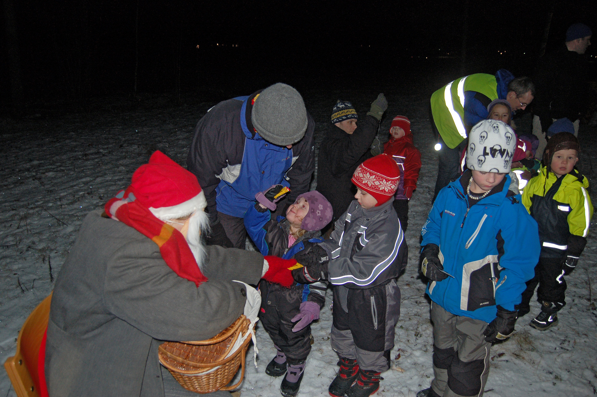 Röste.nu – Röstebilder – Tomtekväll vid Dönjegården 2007