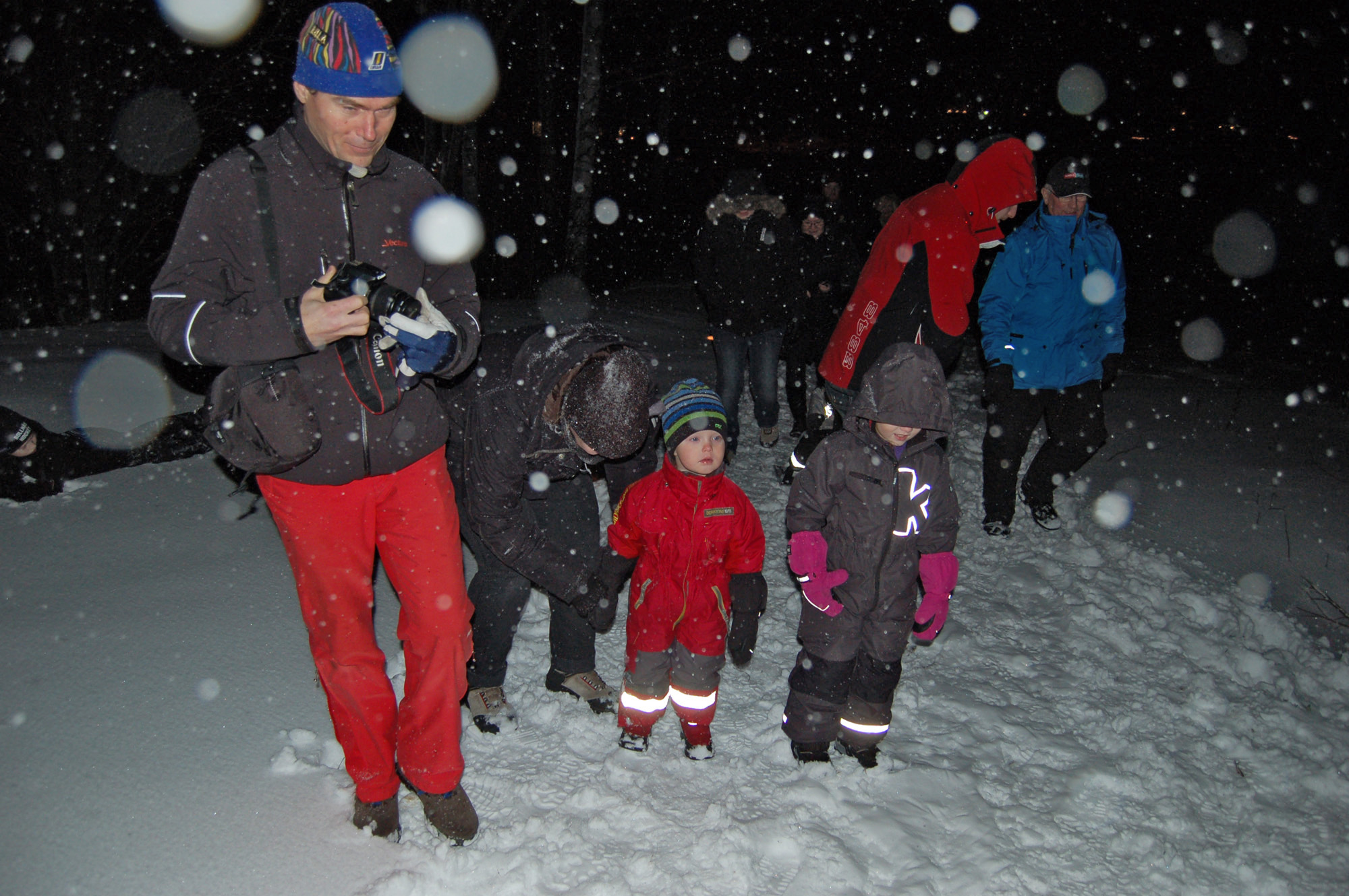 Röste.nu – Röstebilder – Tomtekväll lockade barn till Dönjegården 2011