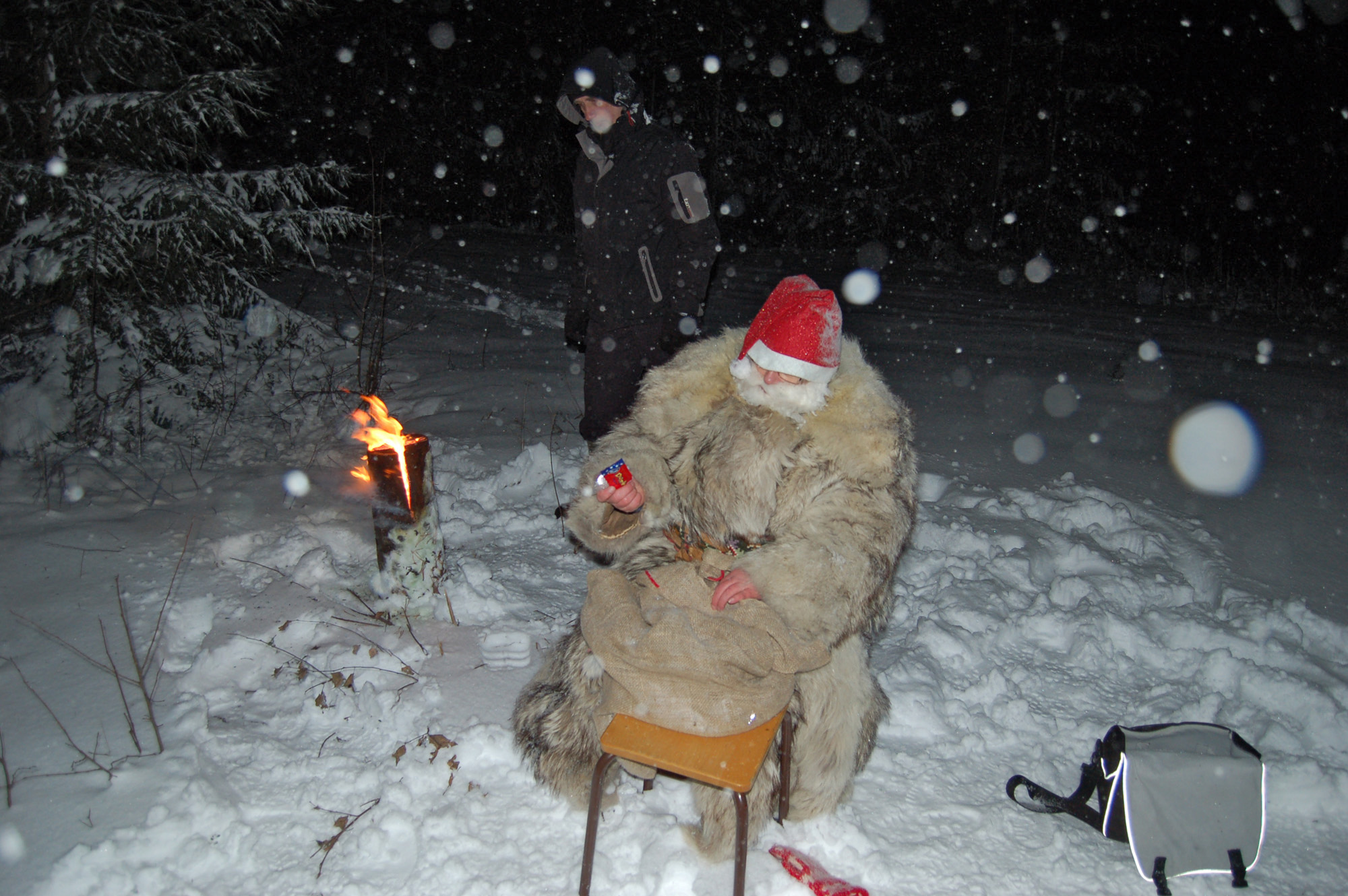 Röste.nu – Röstebilder – Tomtekväll lockade barn till Dönjegården 2011