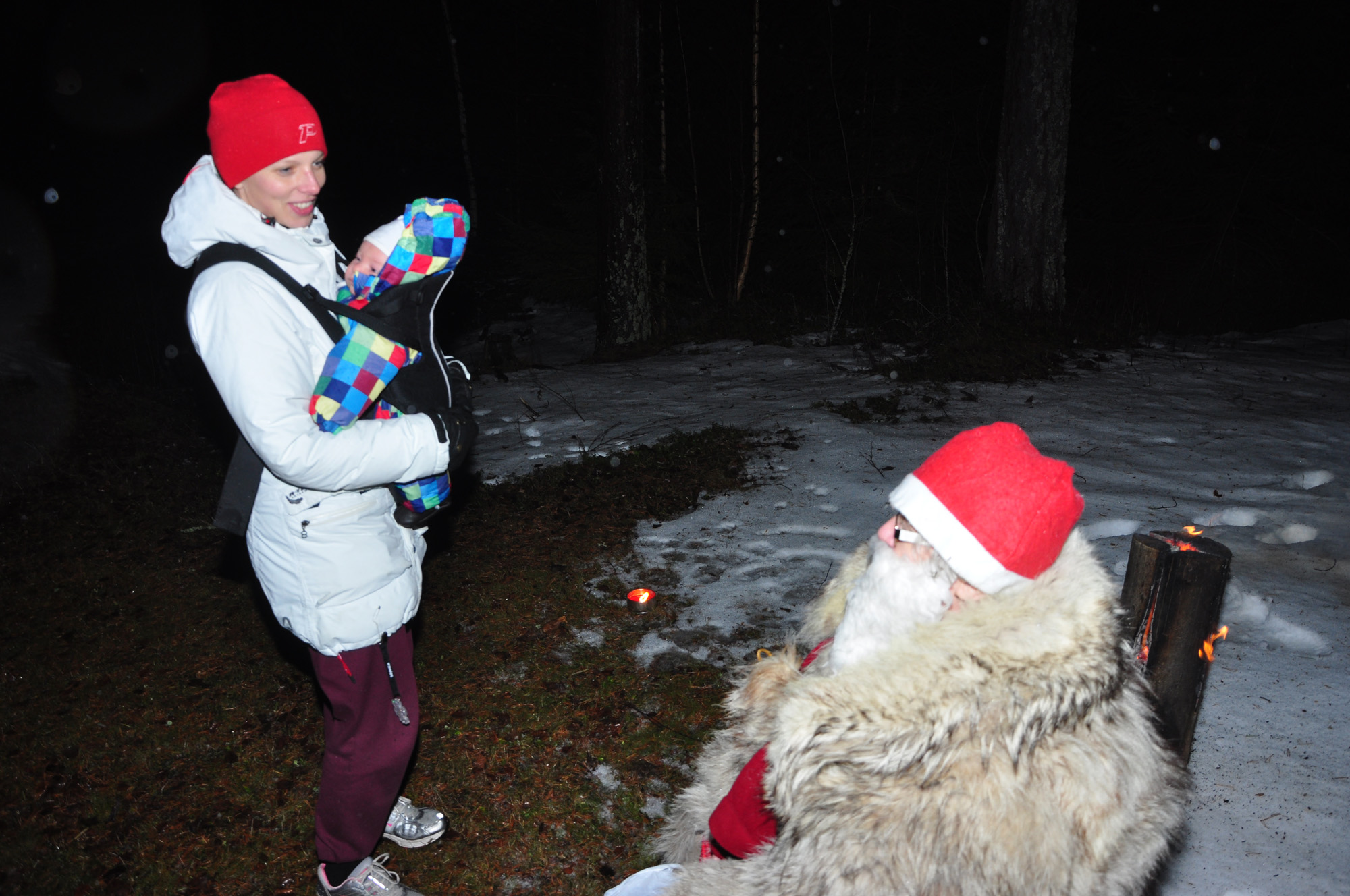 Röste.nu – Röstebilder – Regnig tomtekväll vid Dönjegården 2013