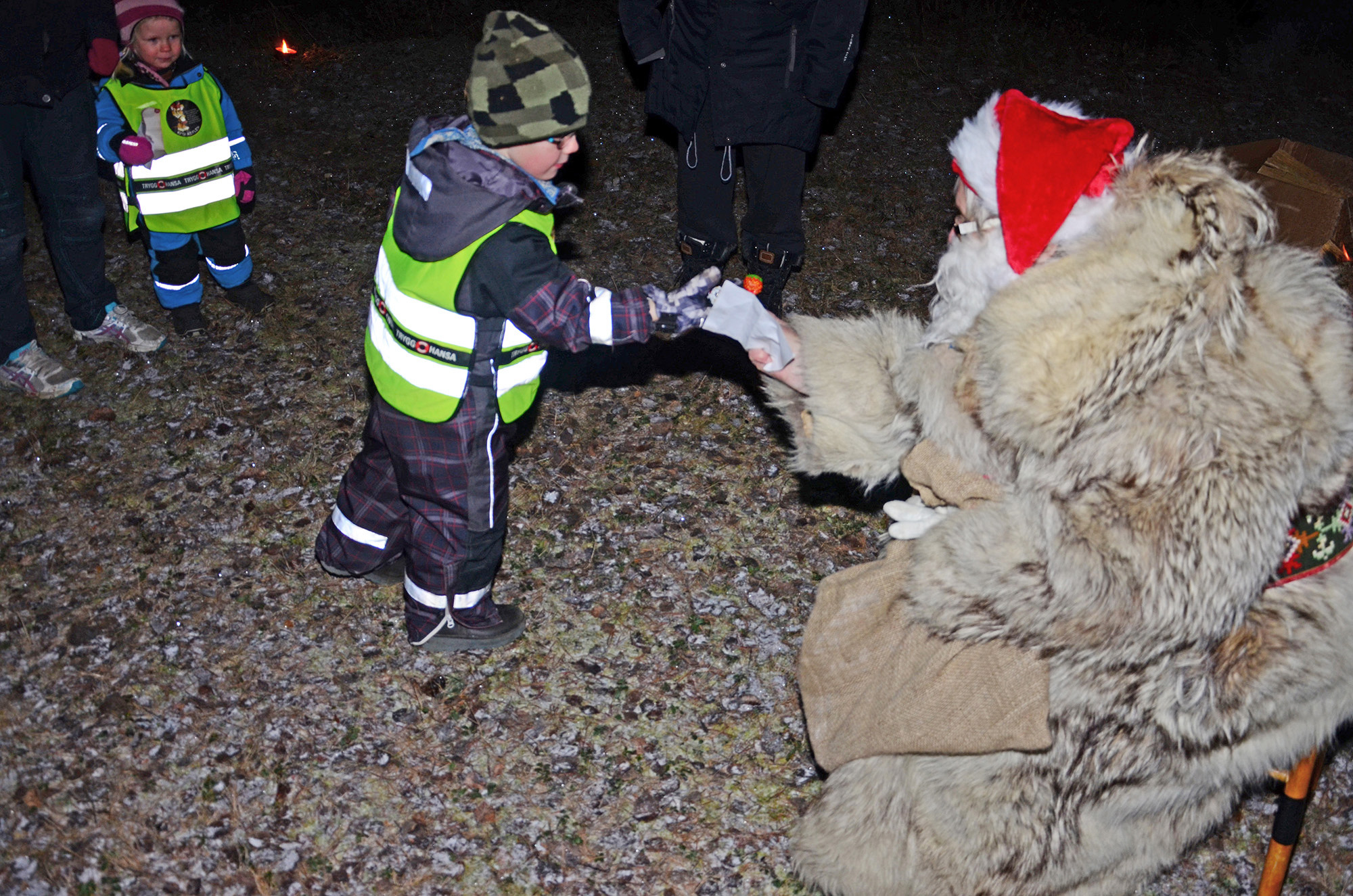 Röste.nu – Röstebilder – Tomtekväll vid Dönjegården 2014