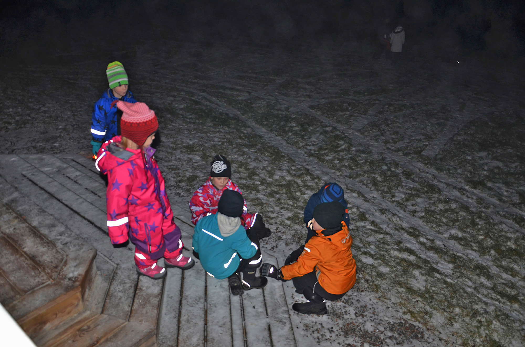 Röste.nu – Röstebilder – Tomtekväll med kändisbesök 2015