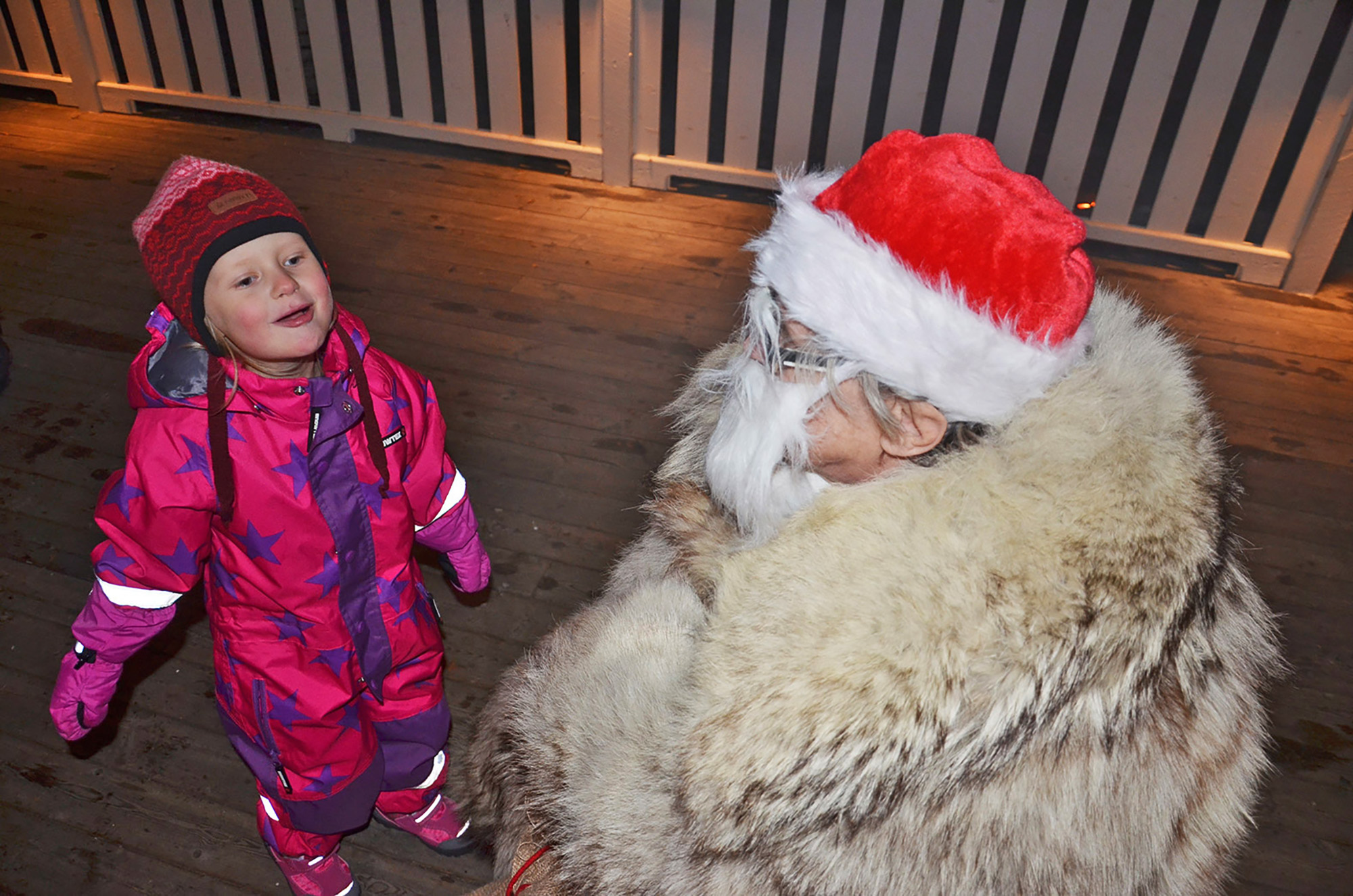 Röste.nu – Röstebilder – Tomtekväll med kändisbesök 2015