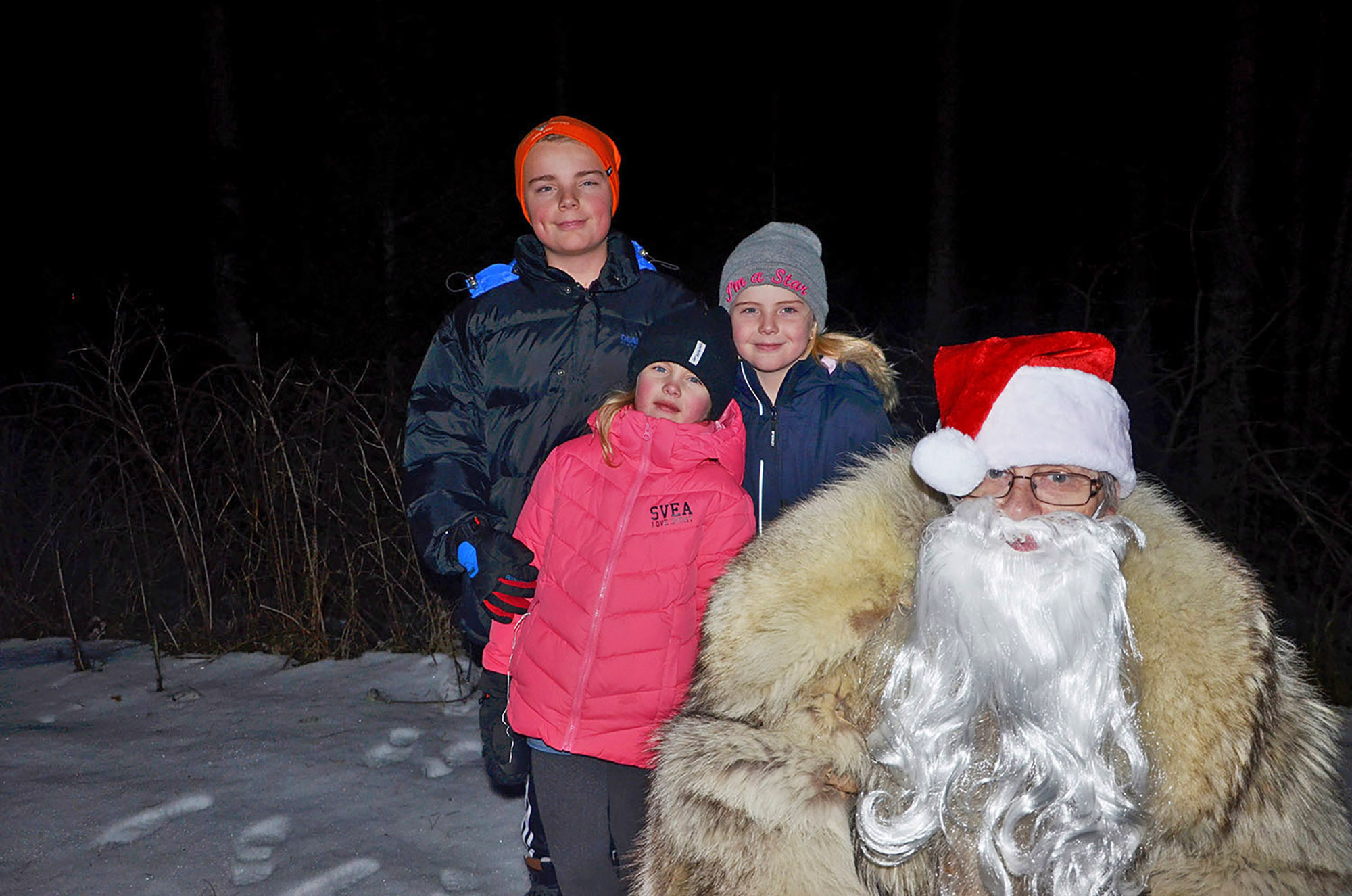 Röste.nu – Röstebilder – Tomtekväll på ny plats vid Dönjegården 2016