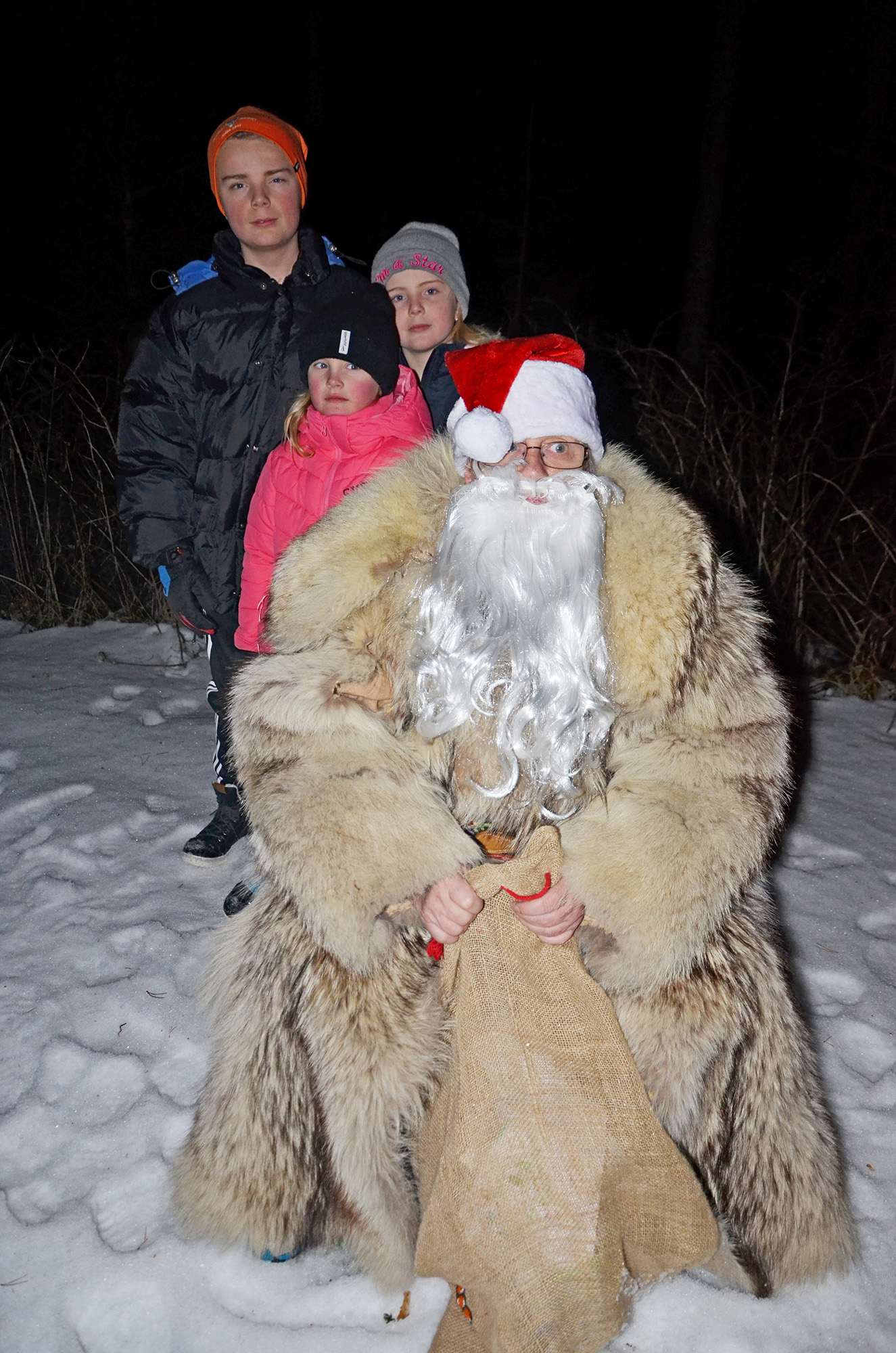 Röste.nu – Röstebilder – Tomtekväll på ny plats vid Dönjegården 2016