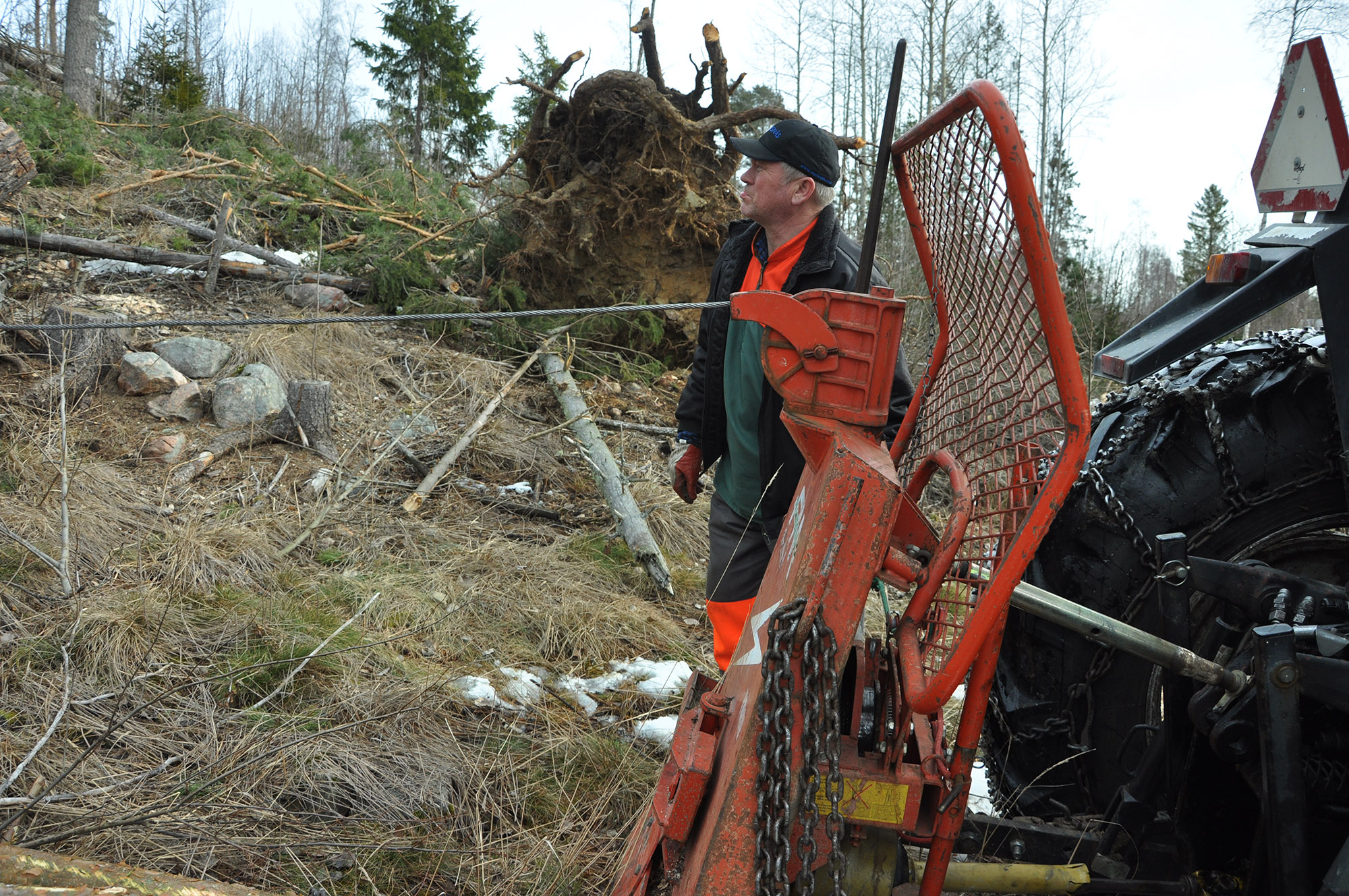 Röste.nu – Röstebilder 2012 – Uppröjning på Kalvberget efter stormen Dagmar 2011