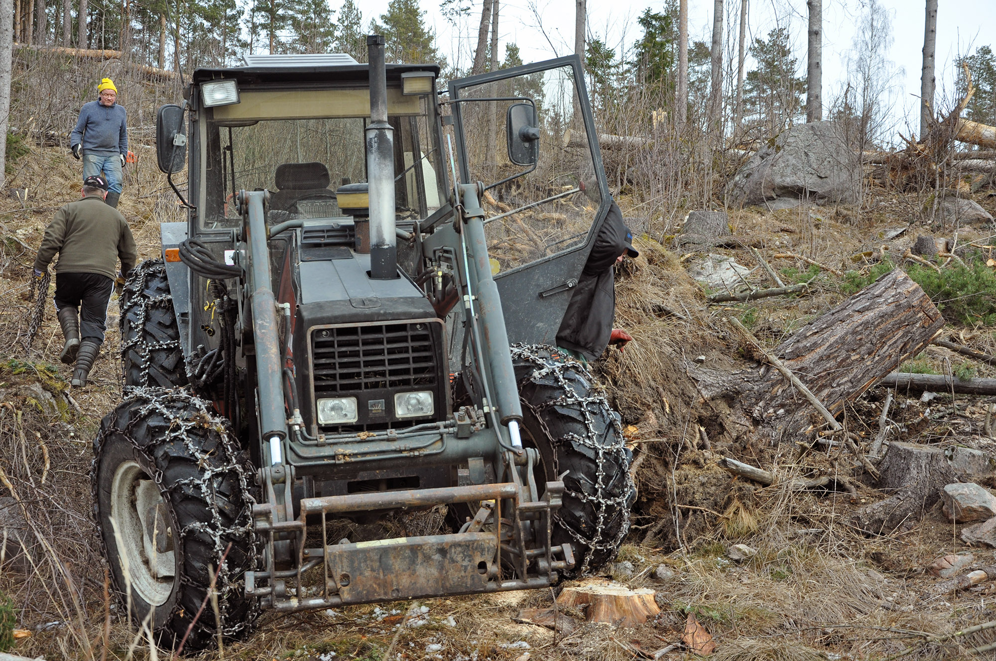Röste.nu – Röstebilder 2012 – Uppröjning på Kalvberget efter stormen Dagmar 2011