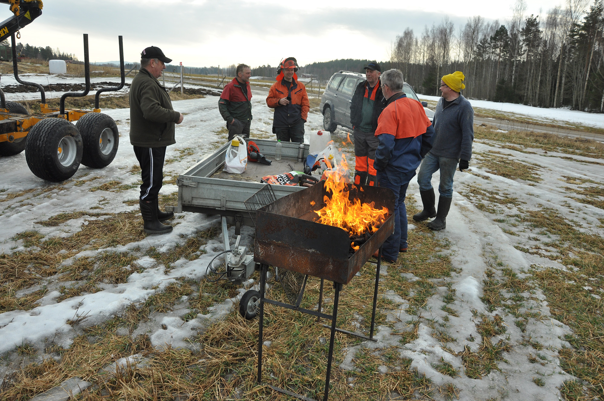 Röste.nu – Röstebilder – Uppröjning på Kalvberget efter stormen Dagmar 2011