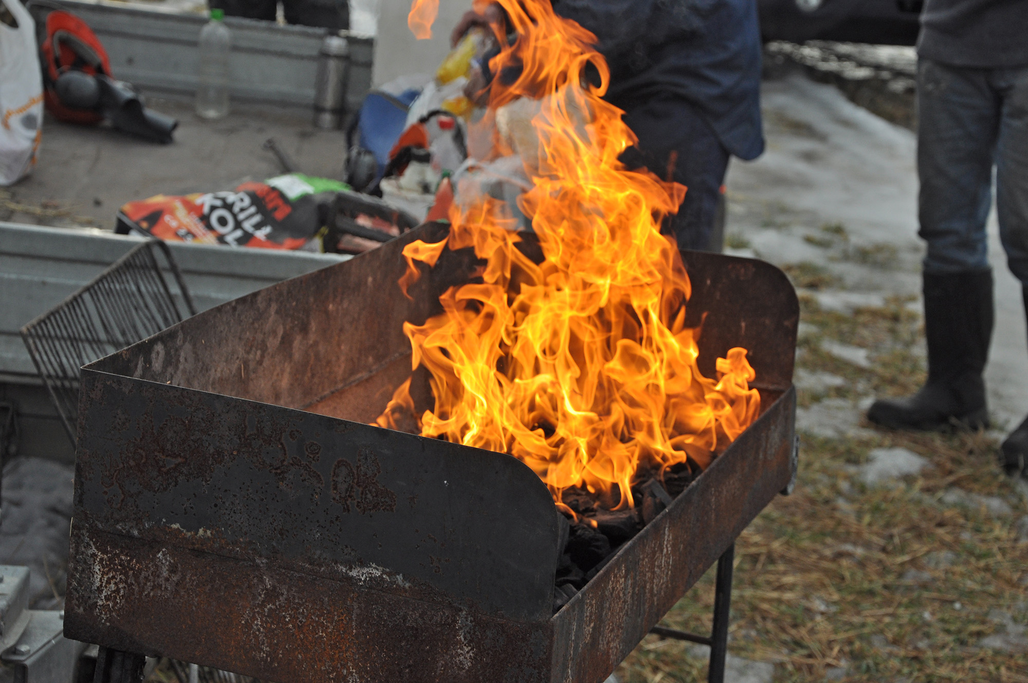 Röste.nu – Röstebilder – Uppröjning på Kalvberget efter stormen Dagmar 2011