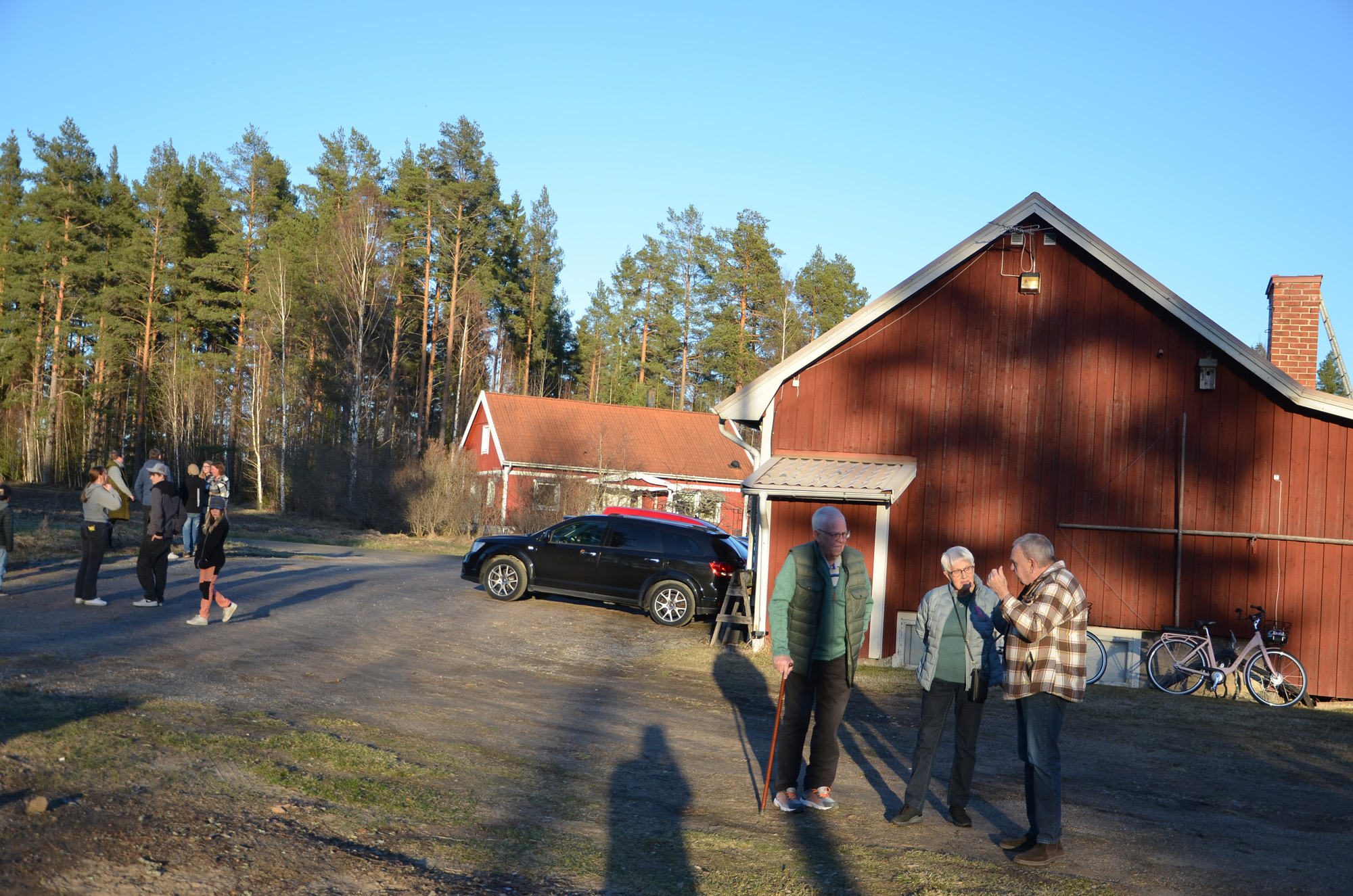 Röste.nu – Röstebilder – Valborgsfirande vid Dönjegården 2024