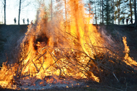 Röste.nu – Röstebilder – Valborgsfirande vid Dönjegården 2026