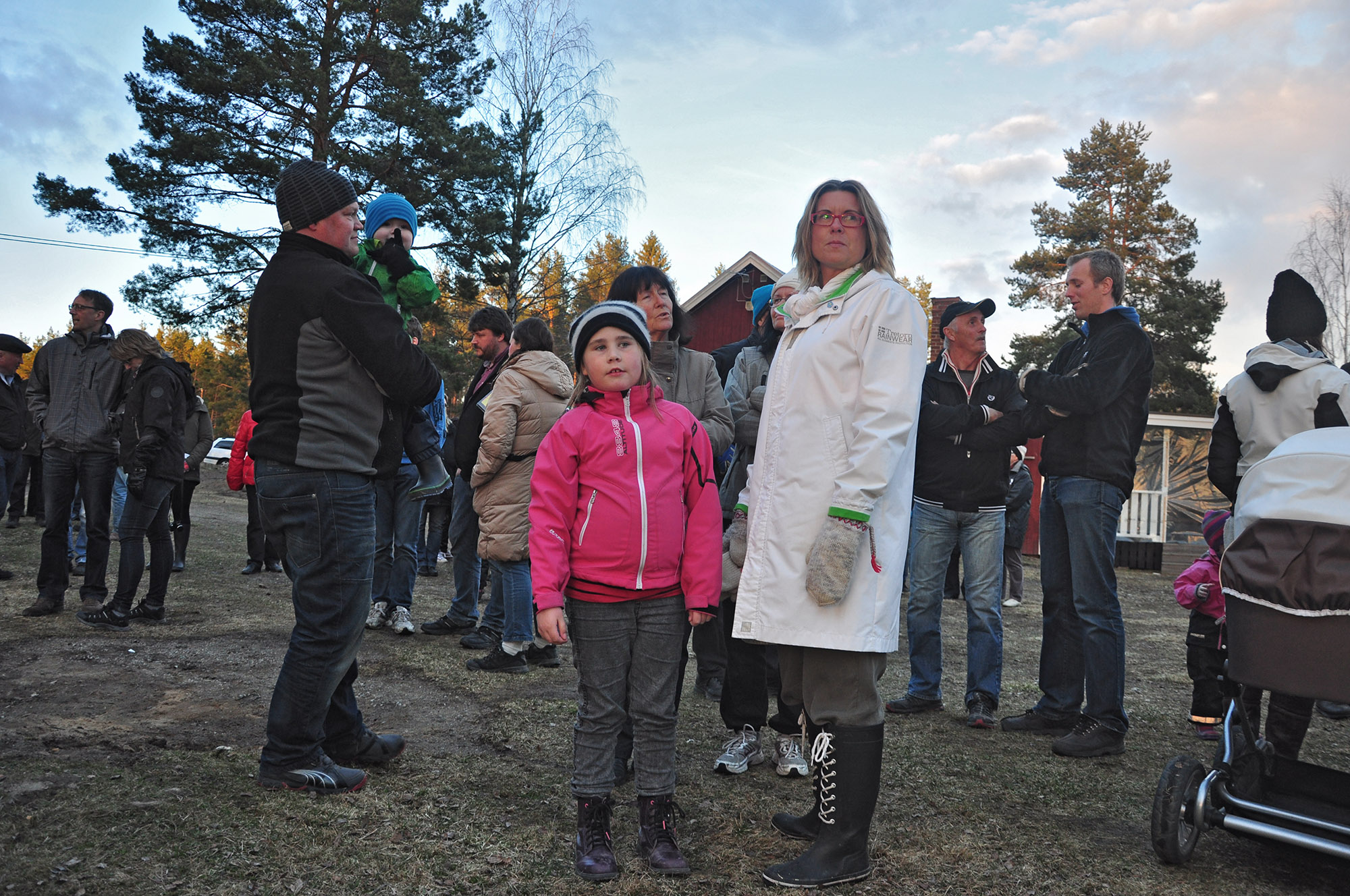 Röste.nu – Röstebilder – Valborgsfirande vid Dönjegården 2013