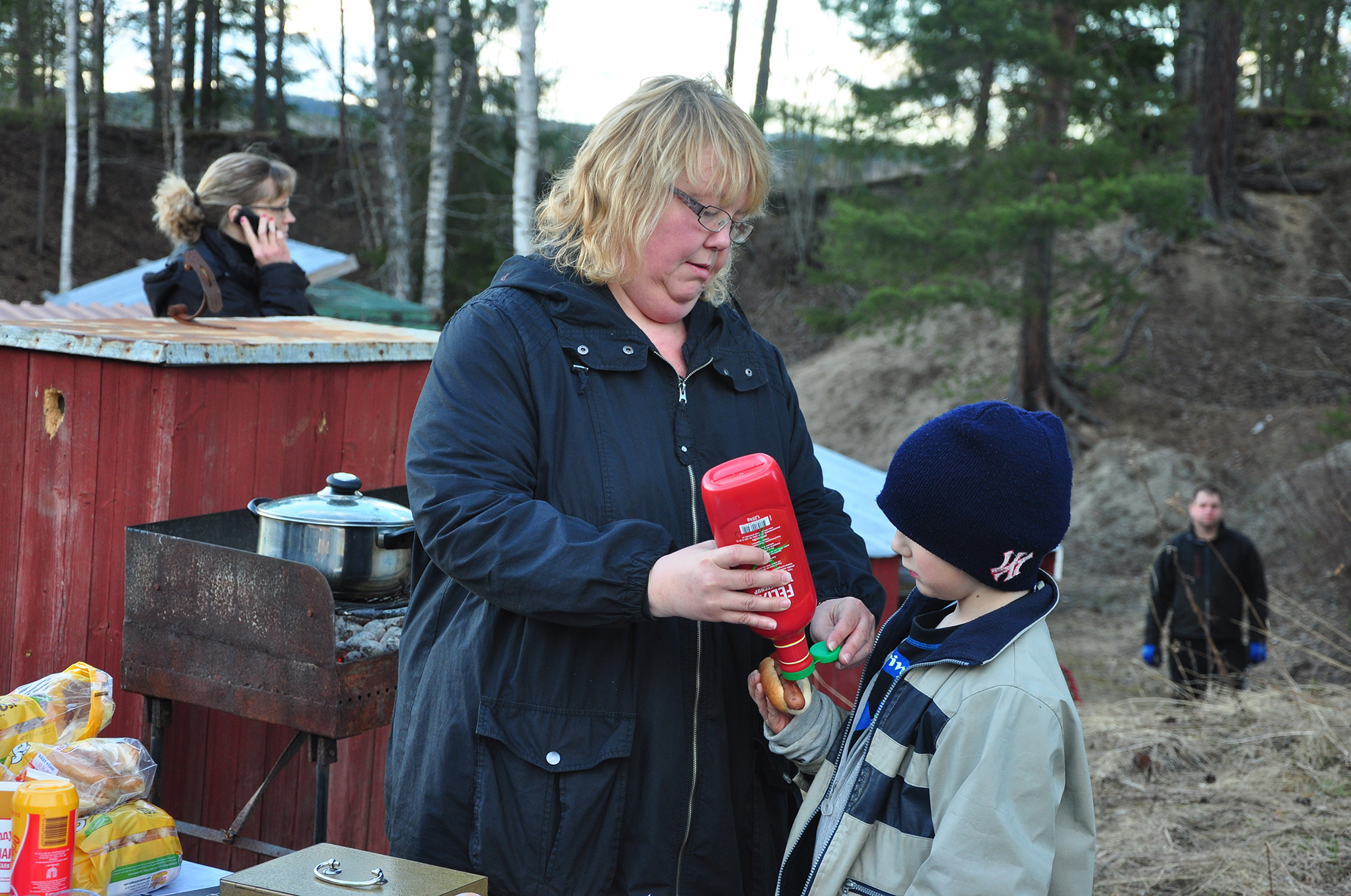 Röste.nu – Röstebilder – Valborgsfirande vid Dönjegården 2013