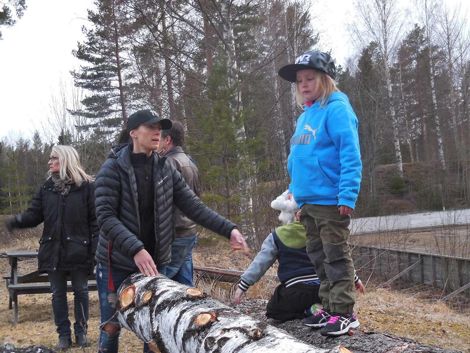 Röste.nu – Röstebilder – Valborg firades vid Dönjegården 2016
