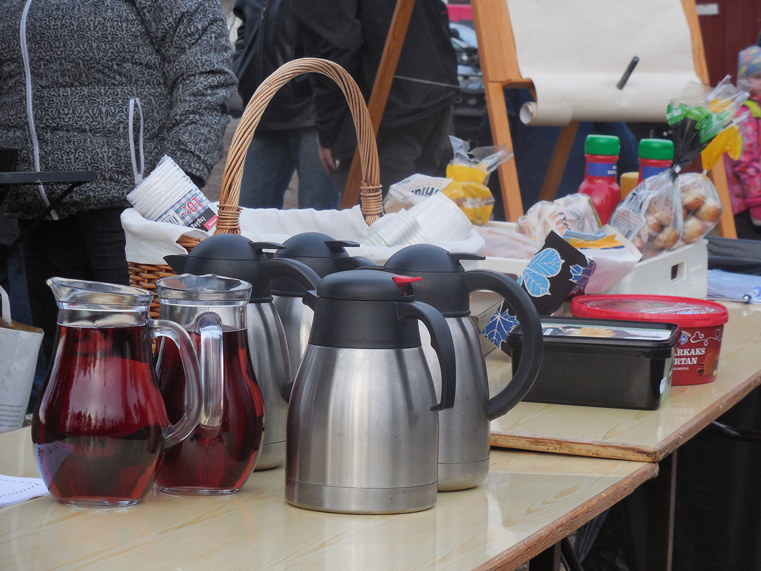 Röste.nu – Röstebilder – Valborg firades vid Dönjegården 2016