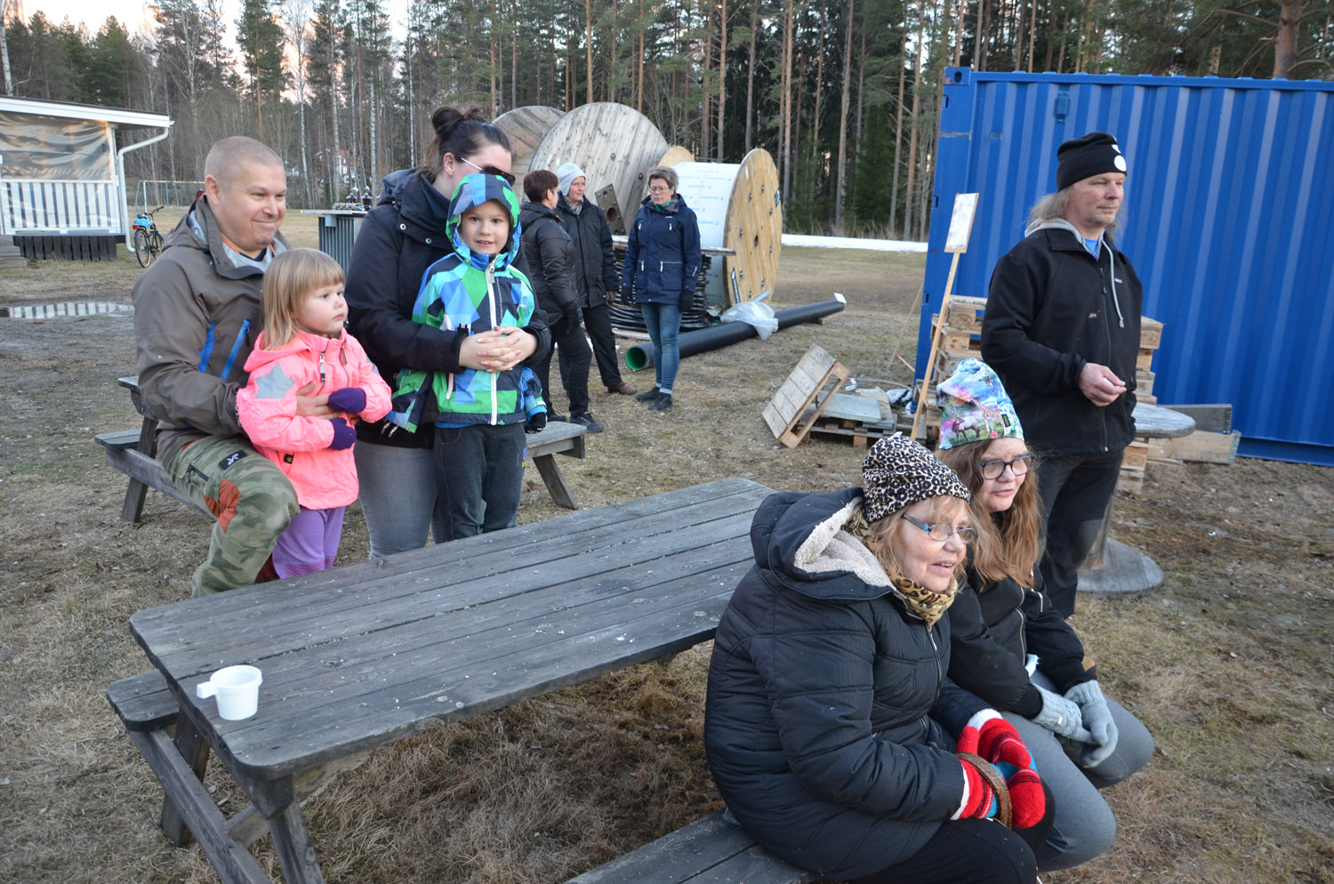 Röste.nu – Röstebilder – Valborgsfirande vid Dönjegården 2017