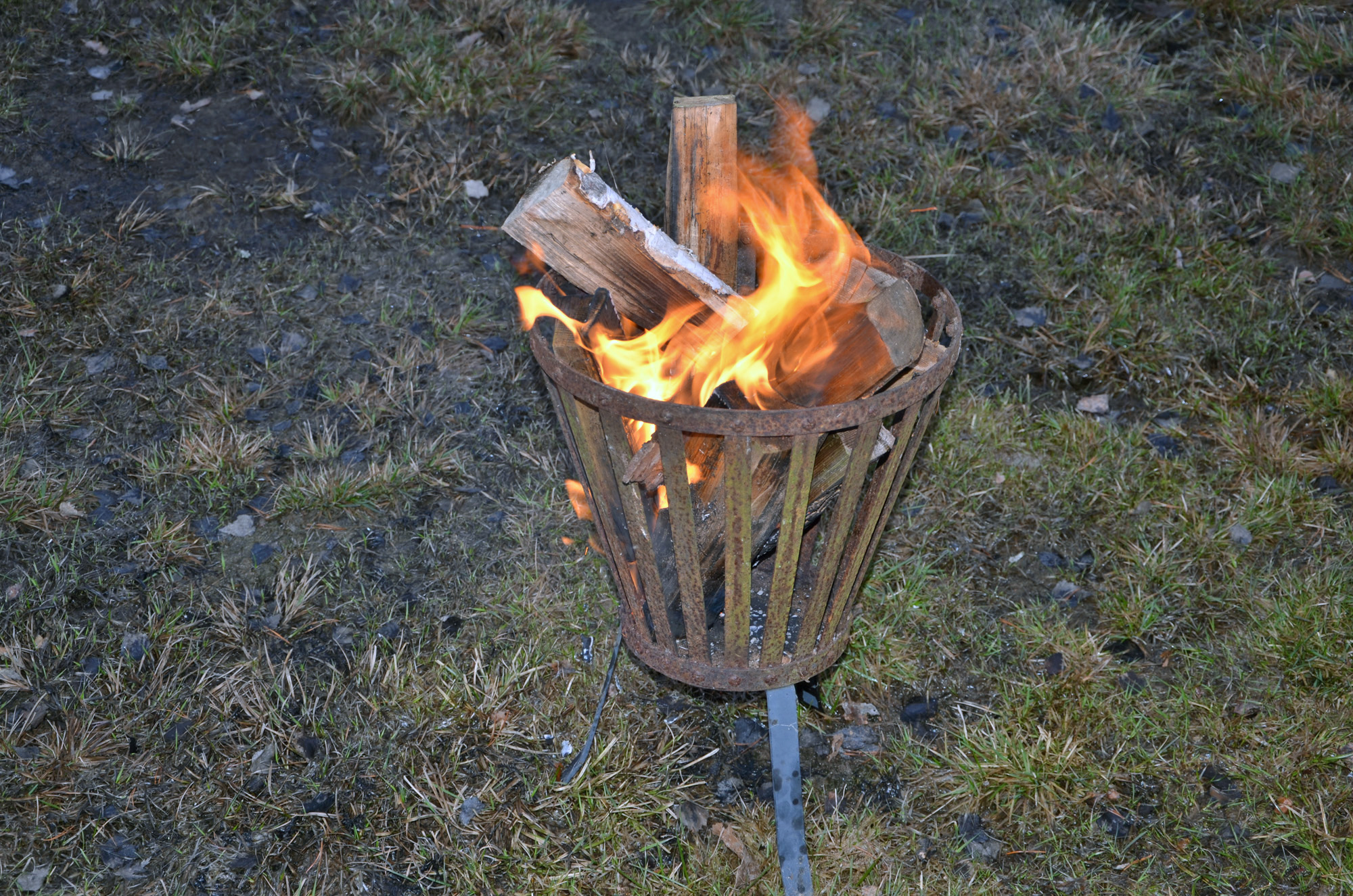 Röste.nu – Röstebilder – Valborgsfirande vid Dönjegården 2018